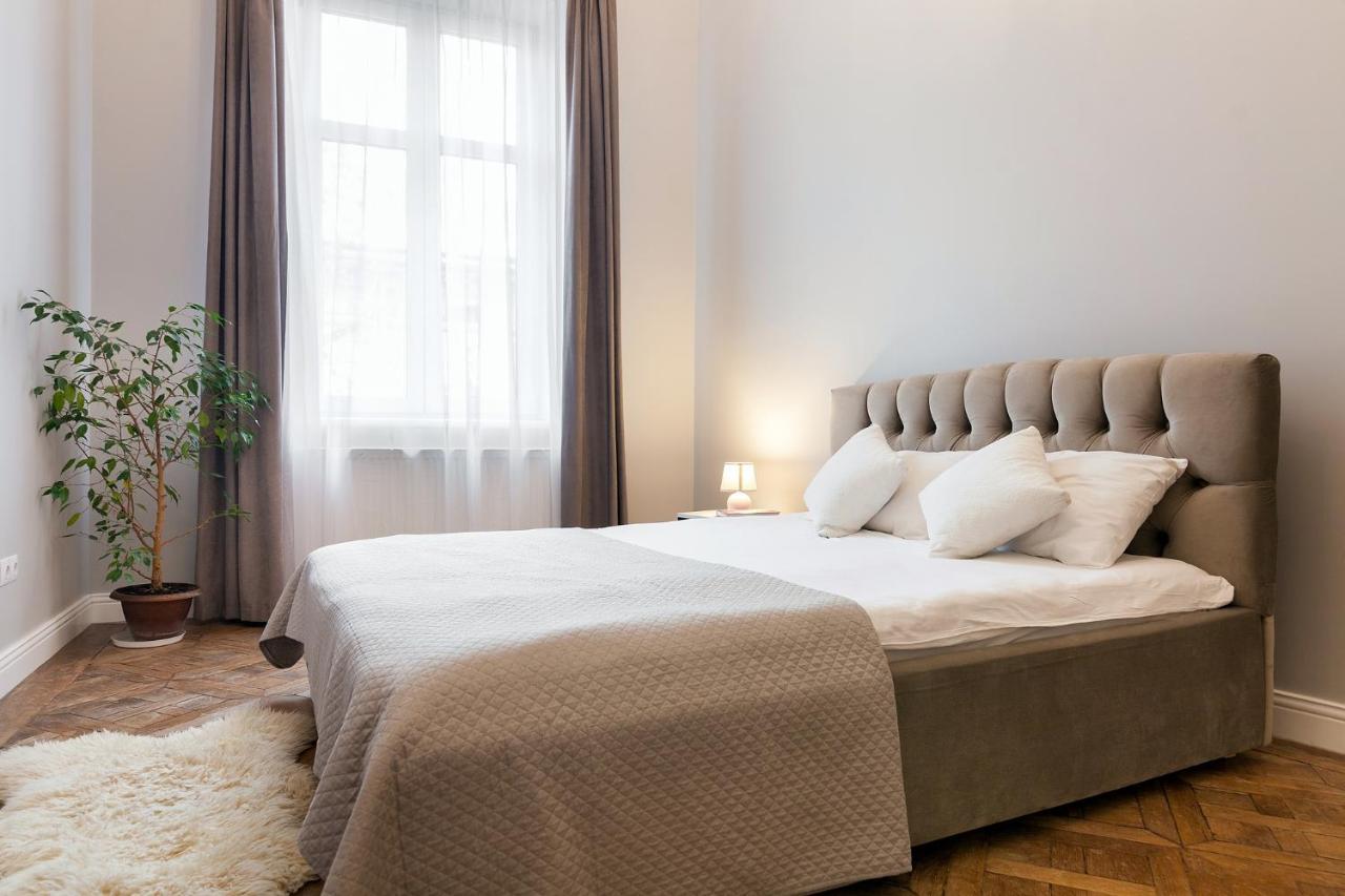 Chopin Apartment In The Center Of Lviv Ngoại thất bức ảnh