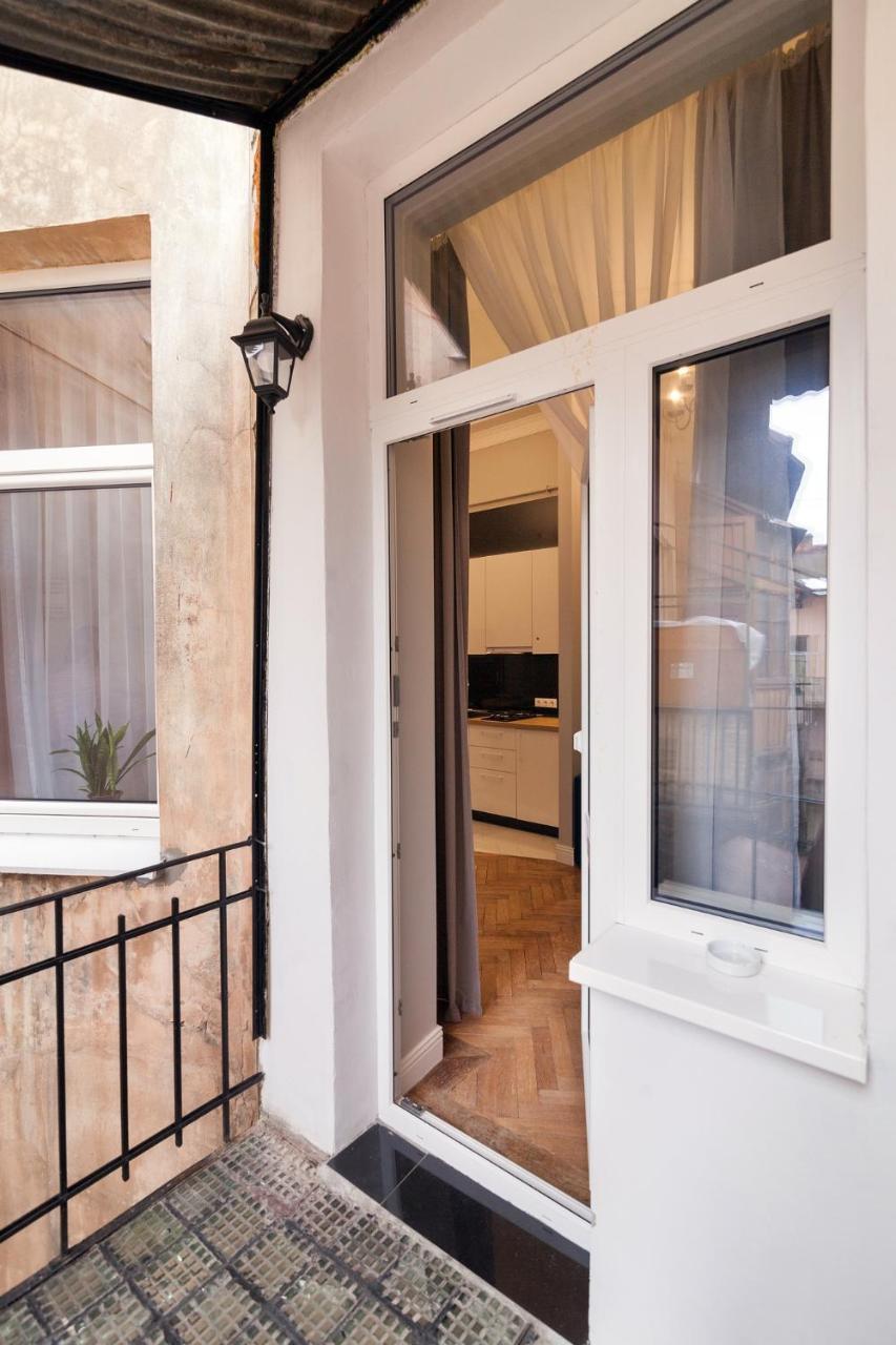 Chopin Apartment In The Center Of Lviv Ngoại thất bức ảnh