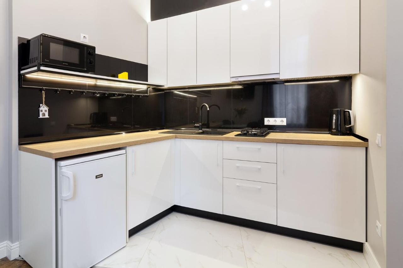 Chopin Apartment In The Center Of Lviv Ngoại thất bức ảnh