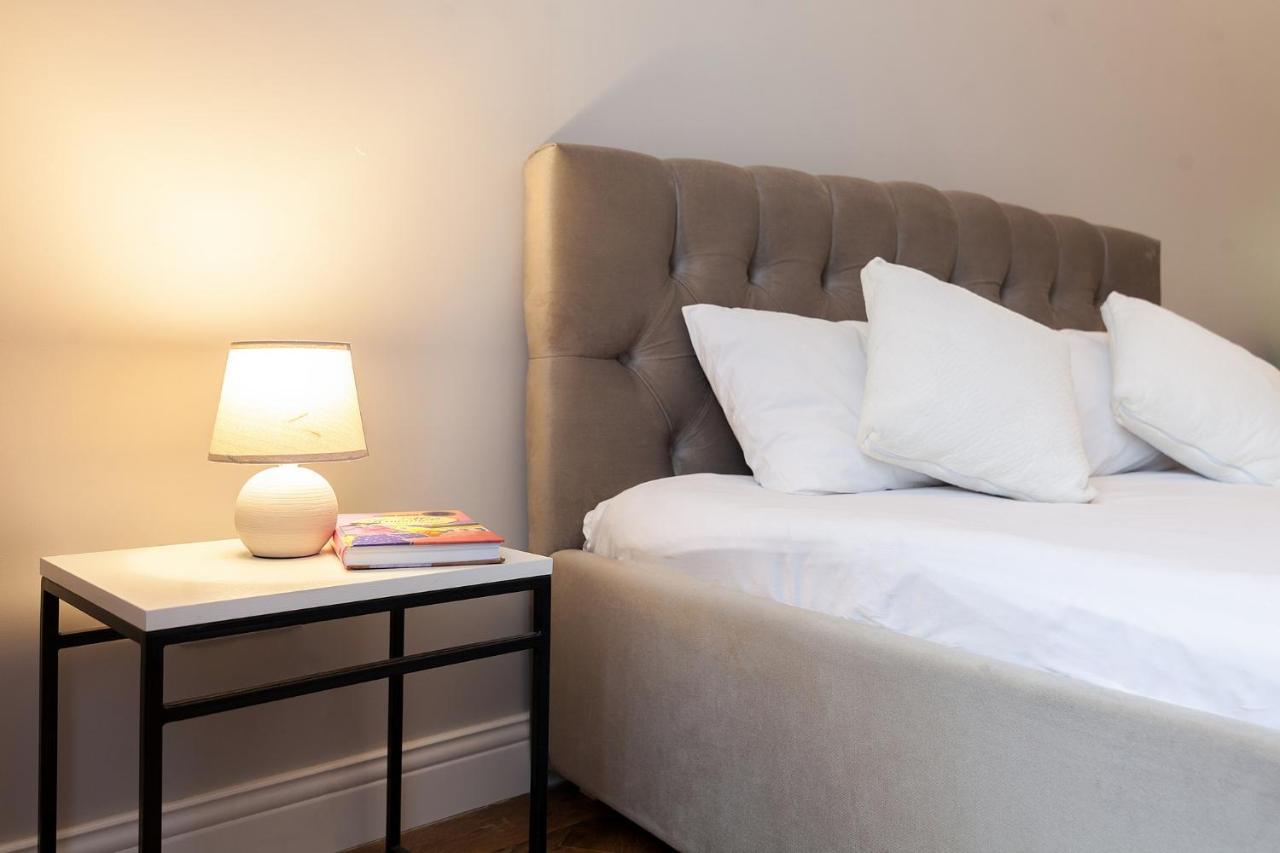 Chopin Apartment In The Center Of Lviv Ngoại thất bức ảnh